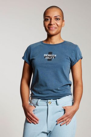 Denken hilft - Damenshirt mit aufgerolltem Arm von Elternhaus